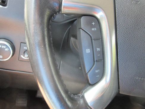 Used 2019 Chevrolet Express 2500 w/ Driver Convenience Package RWD image 25