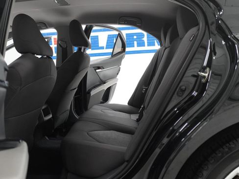 Used 2020 Toyota Camry LE image 27