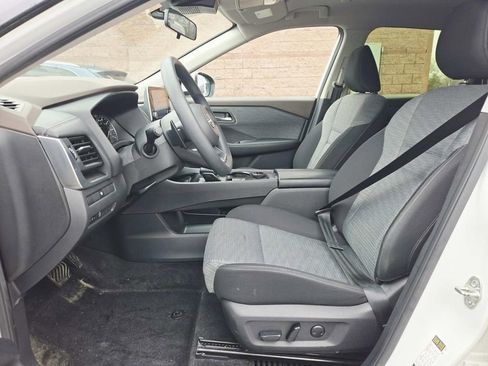 Used 2023 Nissan Rogue SV AWD/4WD image 11