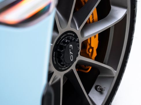 Used 2015 Porsche 911 GT3 w/ Sound Package Plus image 21