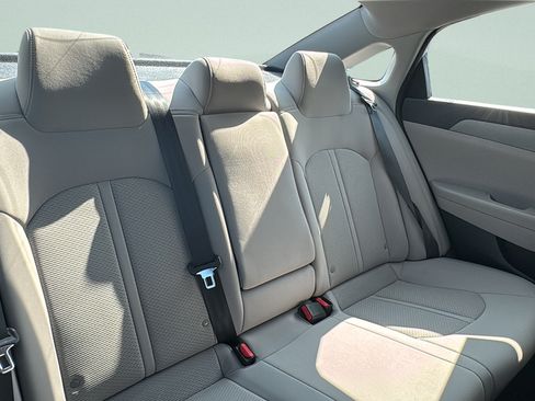 Used 2018 Hyundai Sonata SE w/ Cargo Package FWD image 19