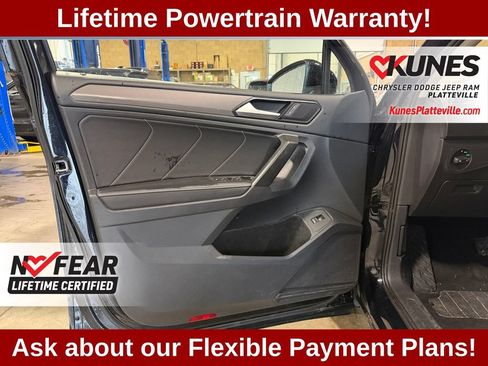 Used 2024 Volkswagen Tiguan SE FWD image 15