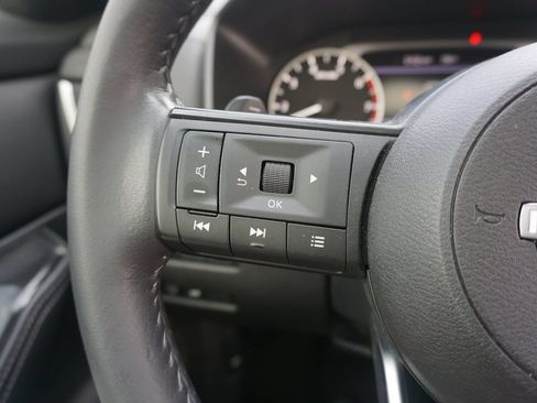 Used 2024 Nissan Rogue SV w/ SV Premium Package FWD image 8