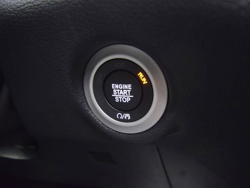 New 2026 Chrysler Pacifica Pinnacle image 25