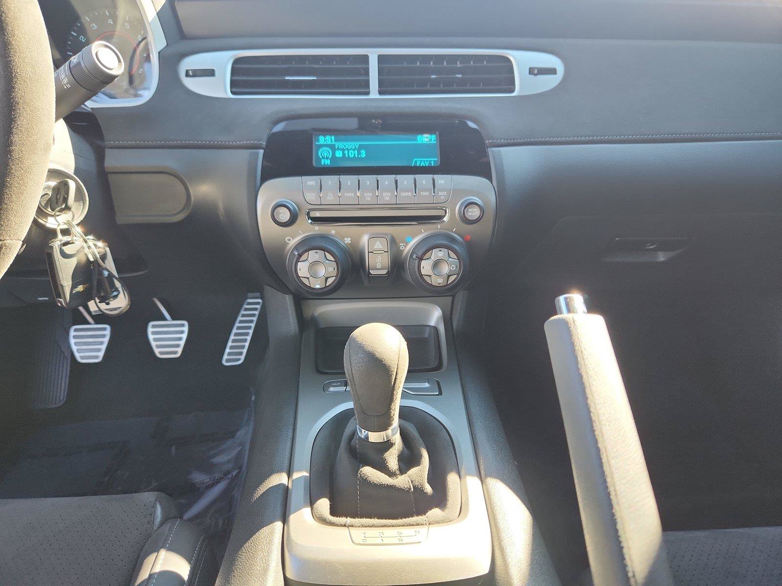 Used 2015 Chevrolet Camaro Z/28 RWD image 14