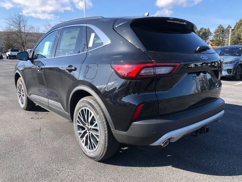 New 2025 Ford Escape SE w/ Class II Trailer Tow Package image 3