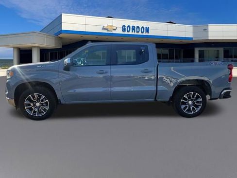 Used 2024 Chevrolet Silverado 1500 LT image 2