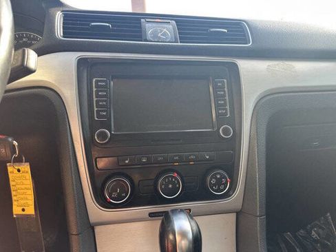 Used 2013 Volkswagen Passat 2.5 SE image 14