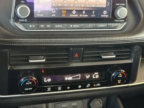 Certified 2025 Nissan Rogue SV AWD/4WD image 23