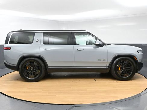 Used 2023 Rivian R1S Adventure AWD/4WD image 7