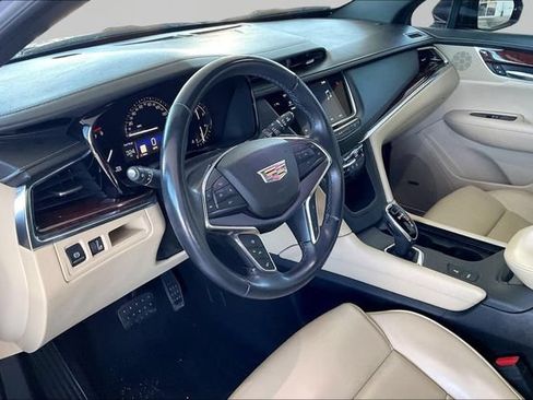 Used 2018 Cadillac XT5 Premium Luxury FWD image 12