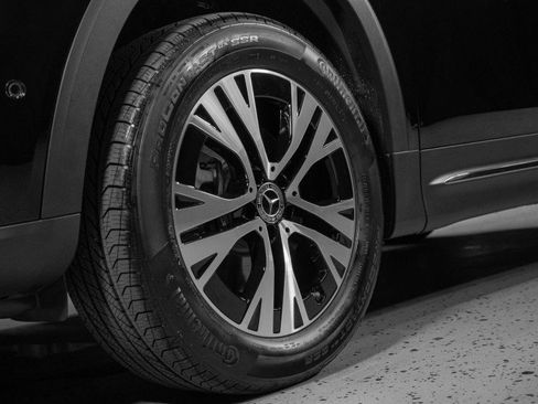 Certified 2025 Mercedes-Benz GLB 250 image 29