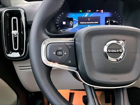 New 2026 Volvo XC40 B5 Ultra w/ Protection Package Premier AWD/4WD image 16
