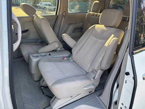 Used 2012 Nissan Quest S image 22