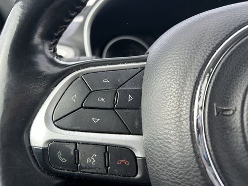 Used 2018 Jeep Compass Latitude image 16