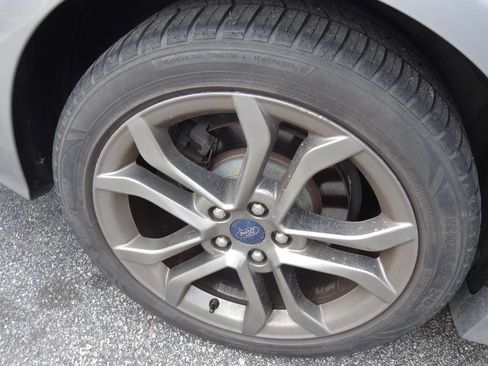 Used 2020 Ford Fusion SEL FWD image 11