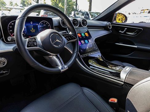Used 2025 Mercedes-Benz C 300 4MATIC Sedan image 7