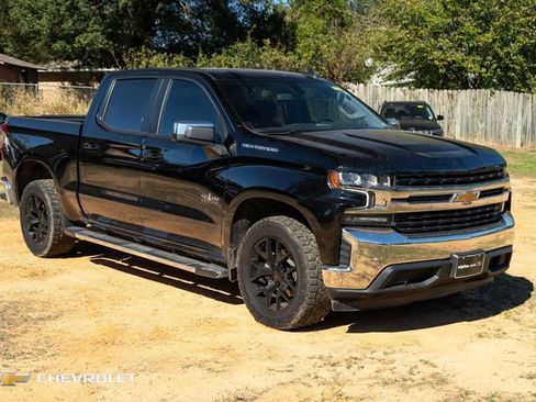 Used 2022 Chevrolet Silverado 1500 LT w/ Bed Protection Package image 3