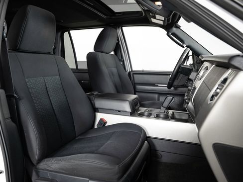 Used 2016 Ford Expedition EL XLT image 28