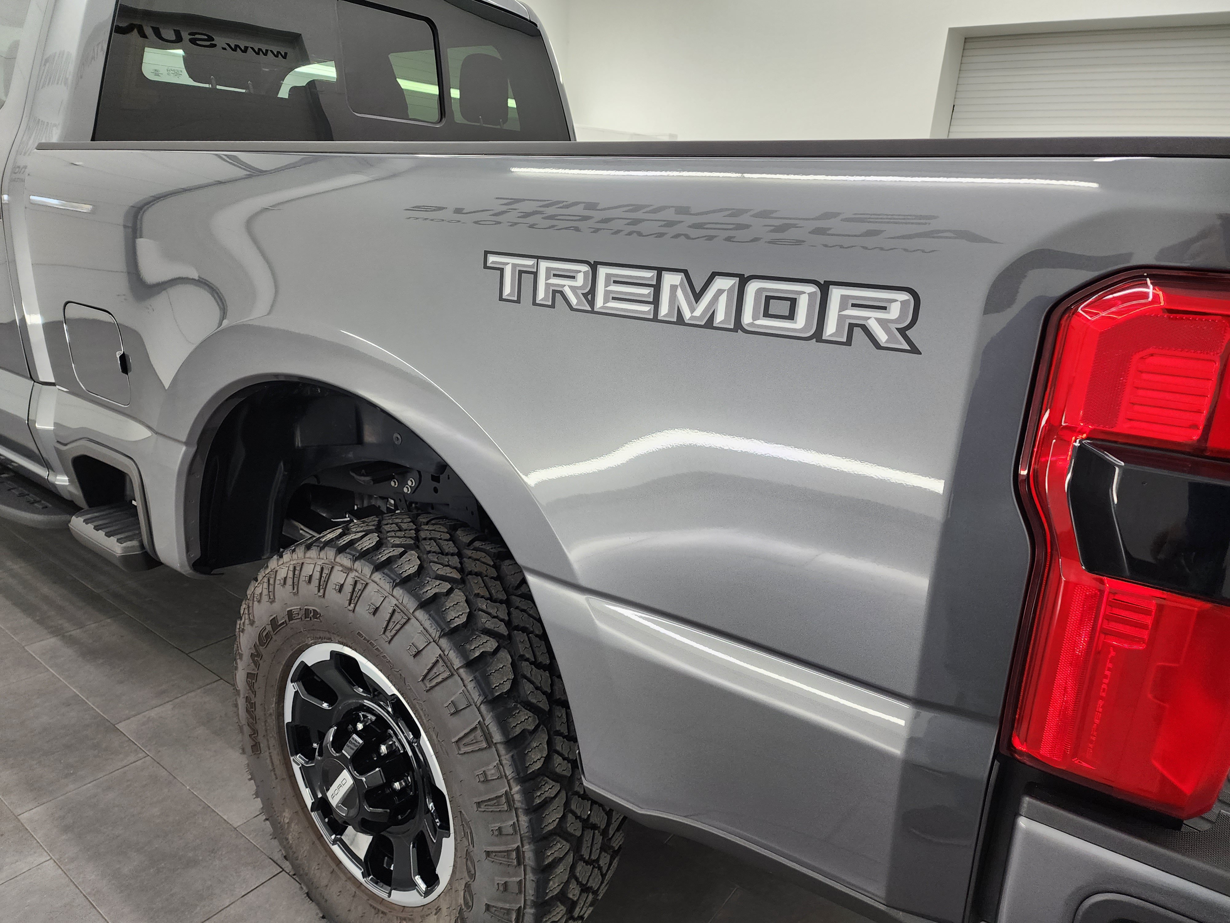 Used 2025 Ford F250 Lariat w/ Lariat Ultimate Package AWD/4WD image 34