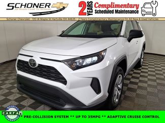Used 2019 Toyota RAV4 LE image 1