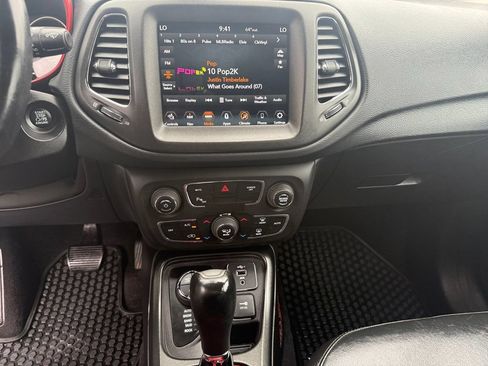 Used 2019 Jeep Compass Trailhawk w/ Cold Weather Group AWD/4WD image 16