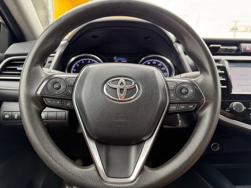 Used 2019 Toyota Camry LE FWD image 17