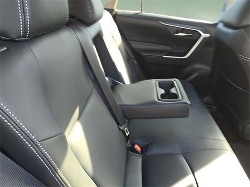 Used 2020 Toyota RAV4 XLE w/ Convenience Package image 30