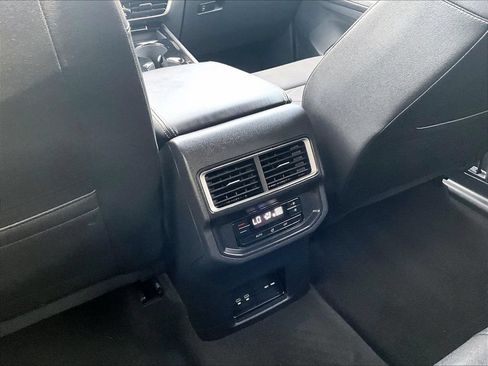 Used 2026 Volkswagen Atlas SE AWD/4WD image 12