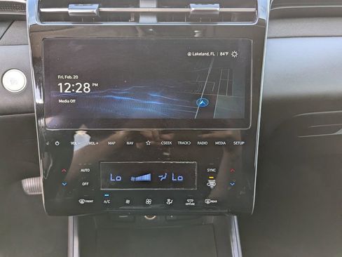 Used 2024 Hyundai Tucson Limited image 19