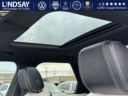 Used 2023 Land Rover Discovery S R-Dynamic image 25