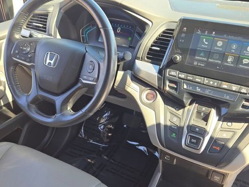 Used 2023 Honda Odyssey EX-L image 7