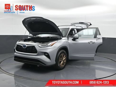 Used 2023 Toyota Highlander Bronze Edition AWD/4WD image 61