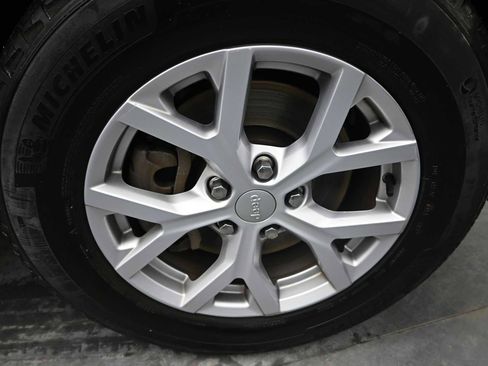 Used 2022 Jeep Grand Cherokee L Limited image 32