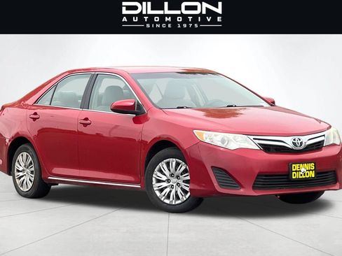 Used 2013 Toyota Camry LE FWD image 1