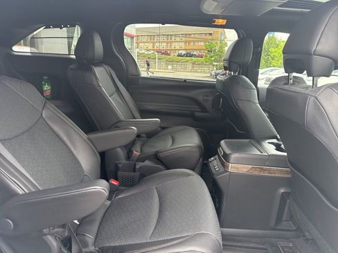 New 2026 Toyota Sienna Platinum AWD/4WD image 7