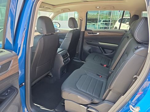 Used 2025 Volkswagen Atlas SEL image 17