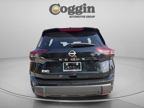 Used 2024 Nissan Rogue S FWD image 4