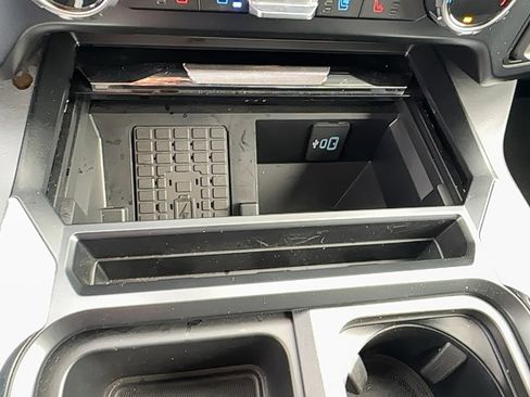 Used 2024 Ford F350 Lariat image 19