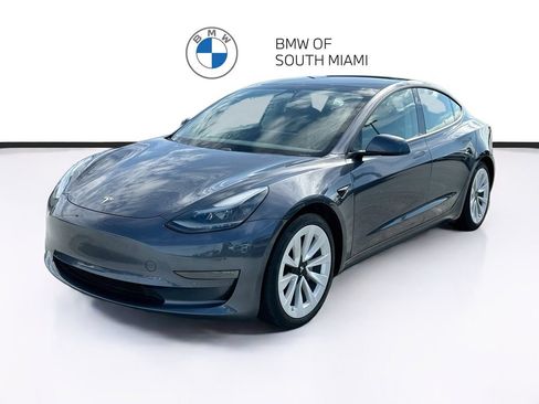 Used 2021 Tesla Model 3 Standard Range Plus RWD image 3