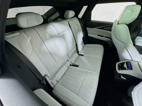 Used 2024 Cadillac Lyriq Luxury AWD/4WD image 28