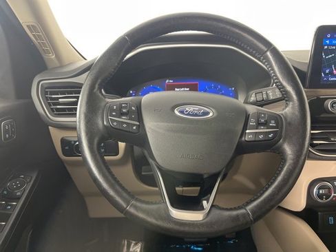 Used 2020 Ford Escape Titanium image 8