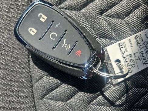 Used 2024 Chevrolet Equinox LT FWD image 29