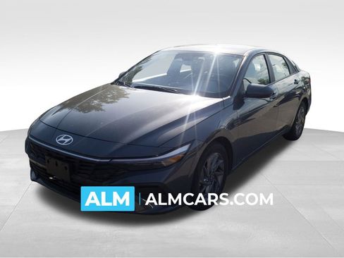 Used 2024 Hyundai Elantra SEL FWD image 1