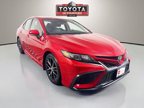 Used 2024 Toyota Camry SE AWD/4WD image 1