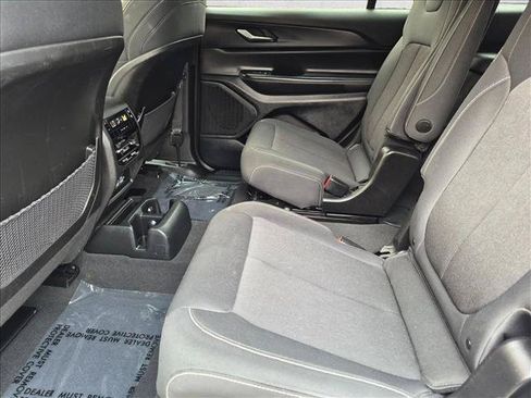 Used 2023 Jeep Grand Cherokee L Laredo AWD/4WD image 17