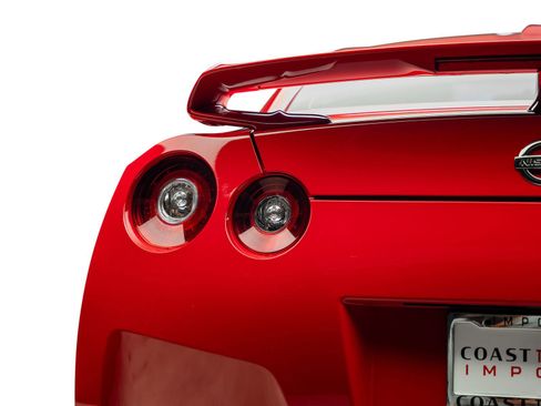 Used 2015 Nissan GT-R Premium AWD/4WD image 17