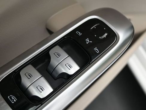 New 2025 Mercedes-Benz C 300 Sedan image 21