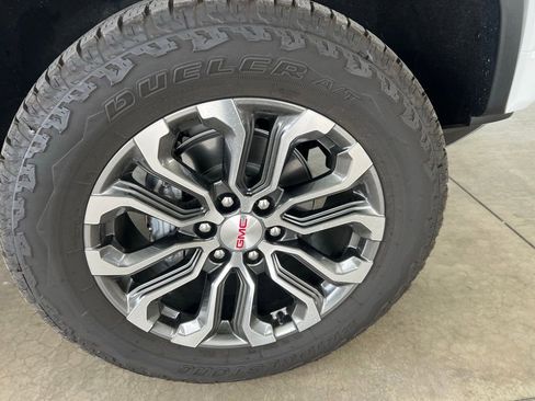 Used 2026 GMC Canyon Denali image 27