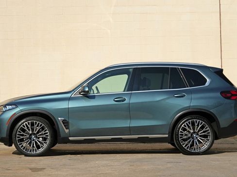 Used 2025 BMW X5 sDrive40i w/ Climate Comfort Package RWD image 9